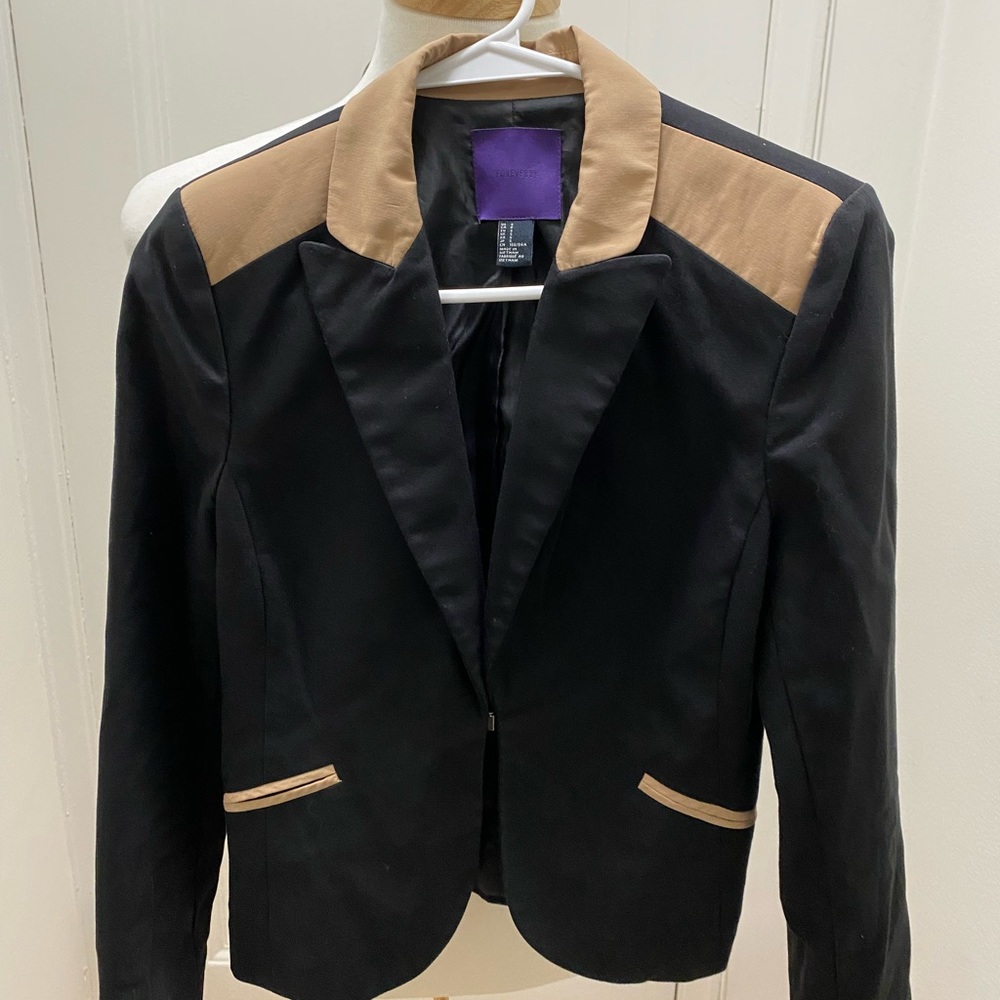 Womens Forever 21 Black and Tan Blazer